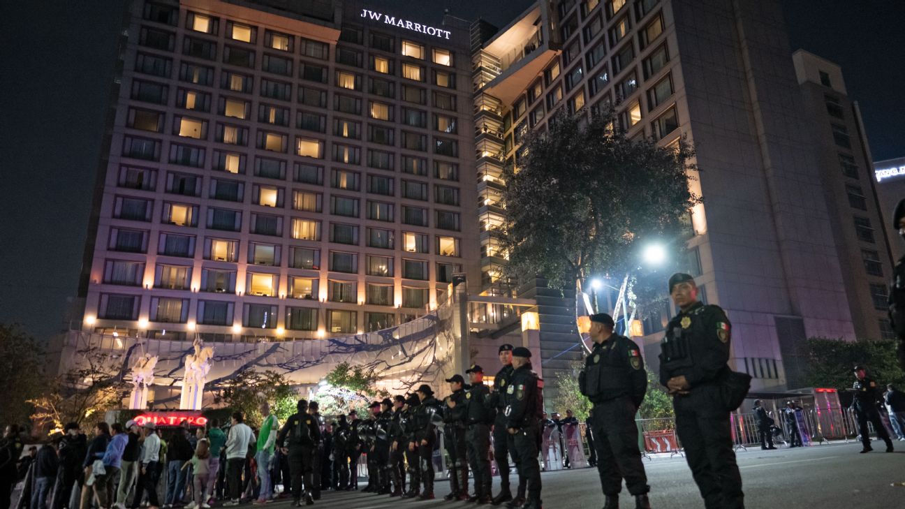 墨西哥球迷酒店外夜袭扰眠，英格兰赛前安保升级